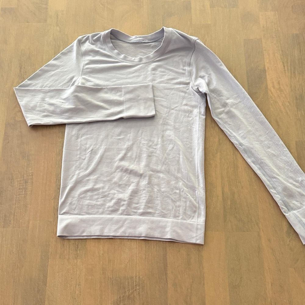 lululemon women's light blue long Sleeve swiftly tech